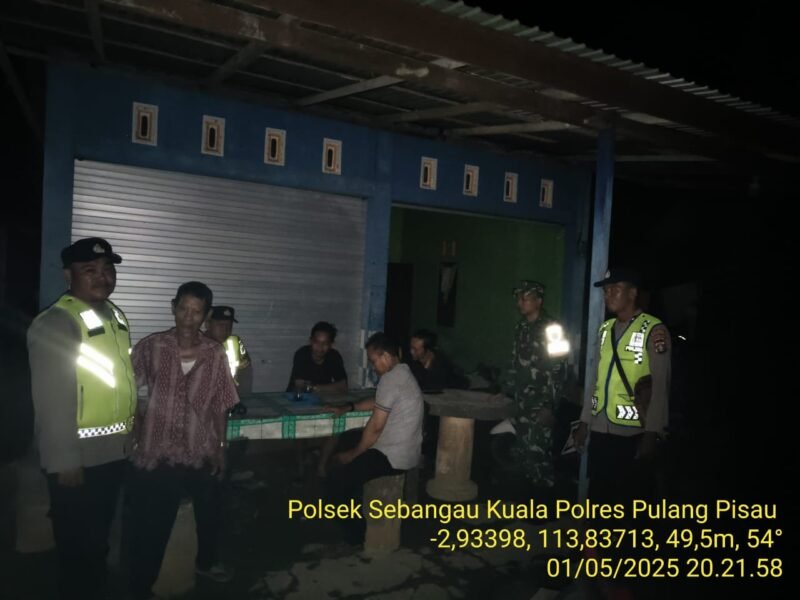 Polsek Sebangau Kuala Aktif Sambangi Warga Malam Hari