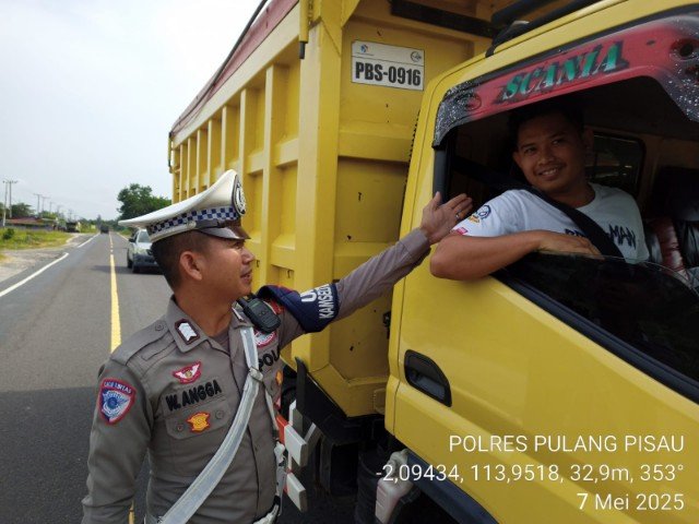 SATLANTAS POLRES PULANG PISAU INGATKAN PENGEMUDI UNTUK PAKAI SAFETY BELT