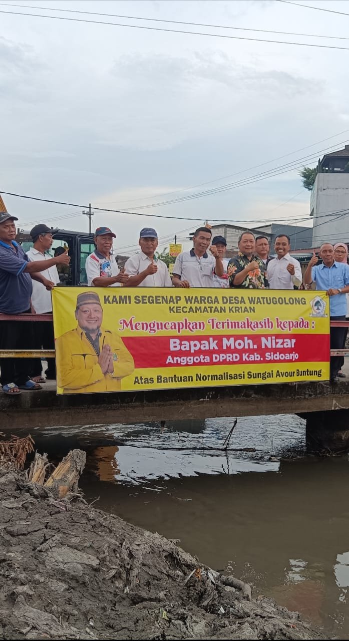 Anggota Komisi C DPRD Sidoarjo Dari Fraksi Golkar Meninjau Normalisasi Sungai Buntung di Desa Watugolong