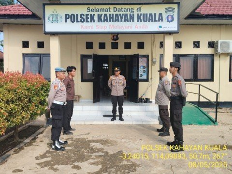 Rutinitas Personil polsek Kahayan kuala melaksanakan serah terima piket penjagaan mako polsek Kahayan kuala