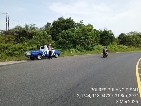 Personel Satlantas Polres Pulang Pisau Menggelar Patroli Daerah Rawan Laka dan Rawan Pelanggaran Lalu Lintas
