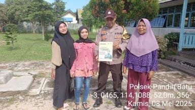 Bhabinkamtibmas Polsek Pandih Batu Sosialisasikan Himbauan Larangan Praktek Pungli