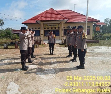 Personil Polsek sebangau Kuala Melaksanakan Serah Terima Piket Penjagaan Mako Molsek Sebangau Kuala