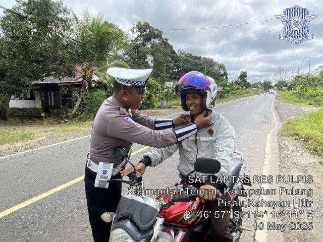 Satlantas Polres Pulang Pisau Sosialisasi Penggunaan Helm dengan Benar