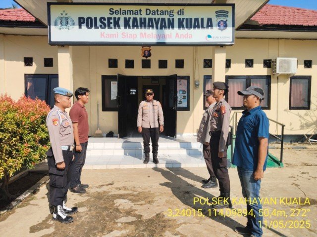 Rutinitas Personil polsek Kahayan kuala melaksanakan serah terima piket penjagaan mako polsek Kahayan kuala