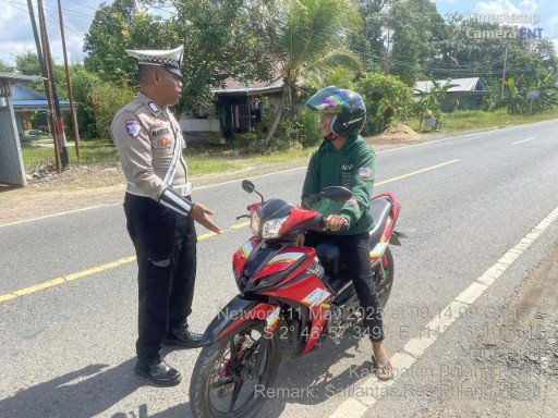Kendaraan Tanpa Plat Nomor, Personel Satlantas Polres Pulang Pisau Berikan Teguran Simpatik Kepada Pengendara
