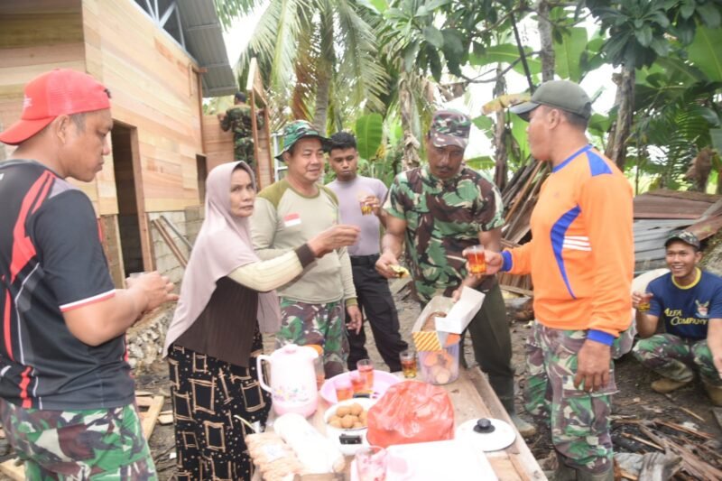 RTLH Nenek Kurba Dibangun dengan Cinta, Warga Siapkan Hidangan untuk Satgas TMMD