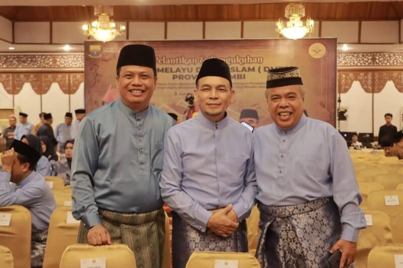 Wakil Bupati Tanjab Barat menghadiri dan turut Dilantik Sebagai Wakil Ketua DMDI Provinsi Jambi Masa Bakti 2025–2028