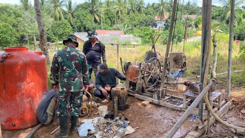 Beberapa Kali Pindah Tempat, Pembuatan Sumur Bor TMMD Ke-124 Kodim 1009/Tla Baru Menemukan Sumber Air
