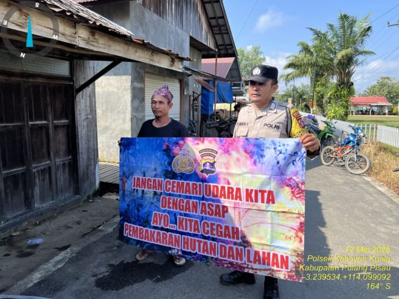 Personel Polsek Kahayan Kuala sambangi warga dan Memberikan himbauan Tentang Larangan Membakar hutan dan lahan