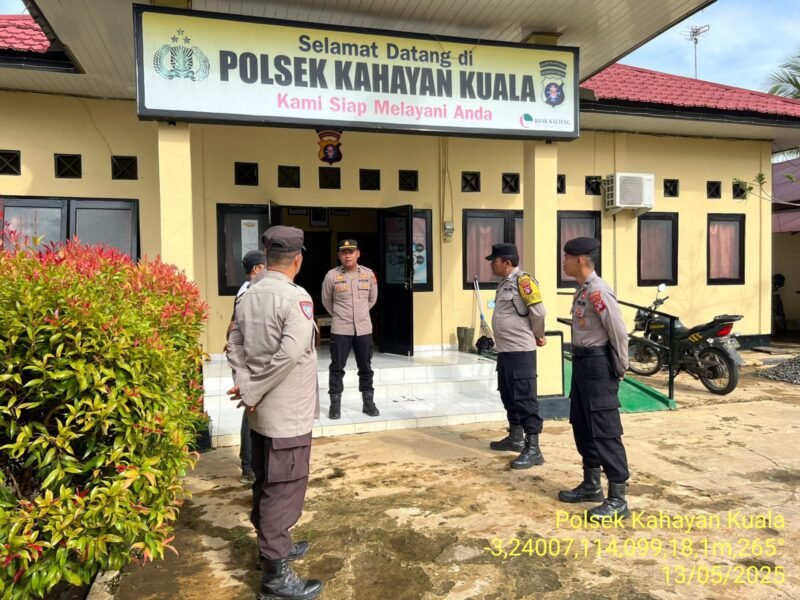 Rutinitas Personil polsek Kahayan kuala melaksanakan serah terima piket penjagaan mako polsek Kahayan kuala