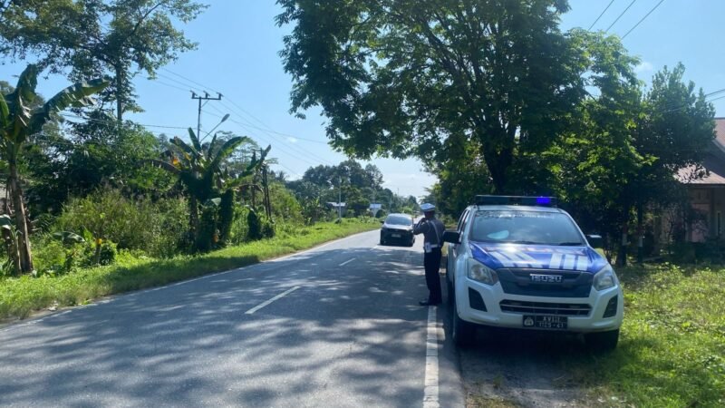 Personel Satlantas Polres Pulang Pisau Menggelar Patroli Daerah Rawan Laka dan Rawan Pelanggaran Lalu Lintas