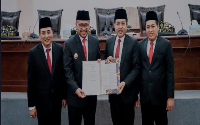 Wakil Bupati Sampang Hadirin Rapat Paripurna Tegaskan Pengelolaan Anggaran 2024 Efisien dan Transparan