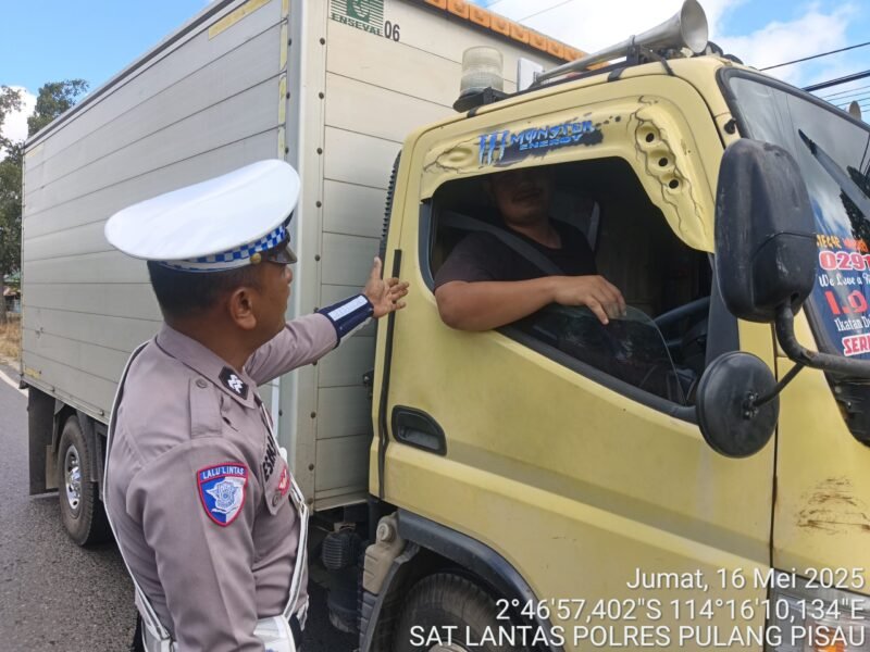 Satlantas Polres Pulang Pisau Tegur Pengemudi Tanpa Sabuk Pengaman