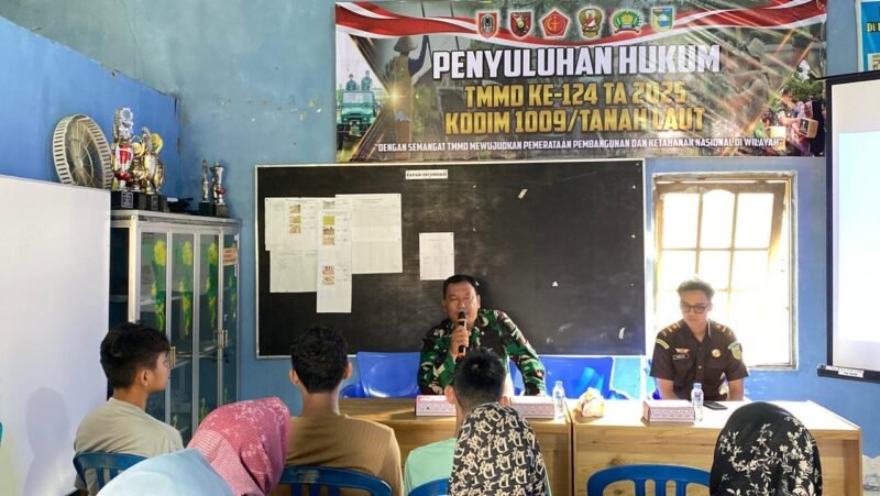Antusias Warga Desa Gunung Melati Mengikuti Penyuluhan Hukum Yang Digelar Satgas TMMD Ke-124 Kodim 1009/Tla