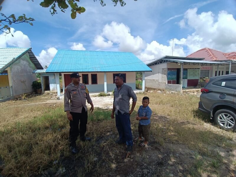 Bhabinkamtibmas Sambangi Warga sekaligus Sisipkan Pesan Kamtibmas