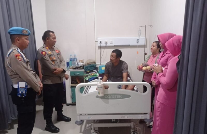 Kapolsek Kahayan Hilir Jenguk Anggota yang Sakit