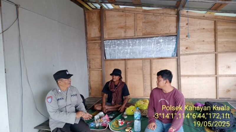 Personel Polsek Kahayan Kuala menyampaikan pesan Kamtibmas, dan Himbauan kamtibmas dan mendukung Program pemerintah terkait ketahanan pangan