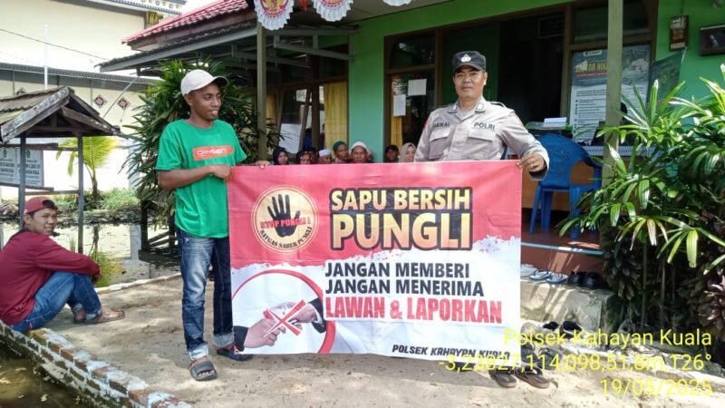 Polsek Kahayan Kuala lakukan sosialisasi kepada warga terkait telah di bentuknya Tim Satgas Saber Pungli di Wilkum Polres Pulang Pisau.