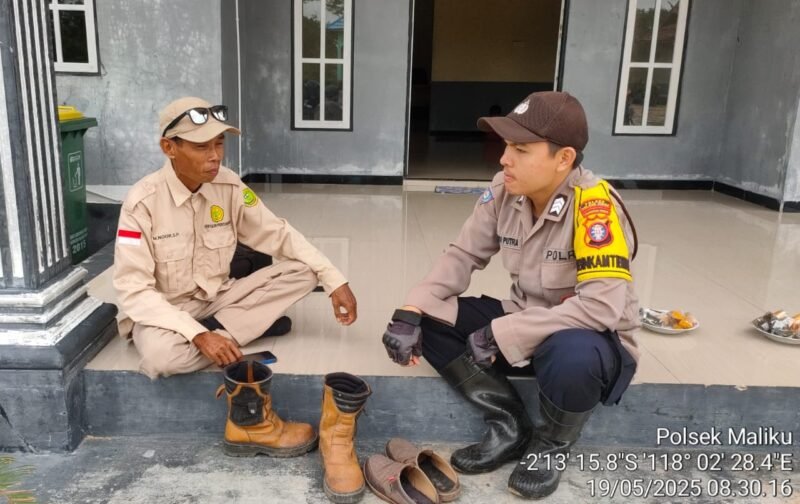 Menyambangi Desa Binaannya, Bhabinkamtibmas Polsek Maliku Laksanakan Kegiatan Cooling System