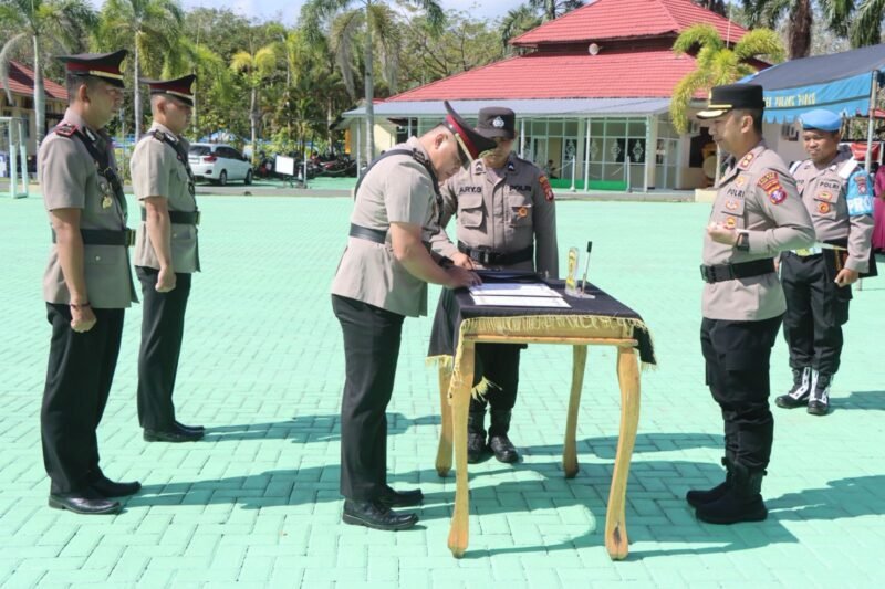 Kapolsek Kahayan Tengah Resmi Berganti, Polres Pulang Pisau Laksanakan Sertijab dan Penyerahan Jabatan Kasi Hukum