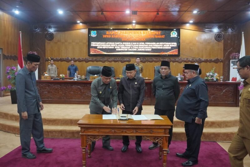 DPRD Tanjabbar Gelar Paripurna Keempat Penyampaian Pansus dan Pendapat Akhir Bupati Terhadap Tiga Ranperda