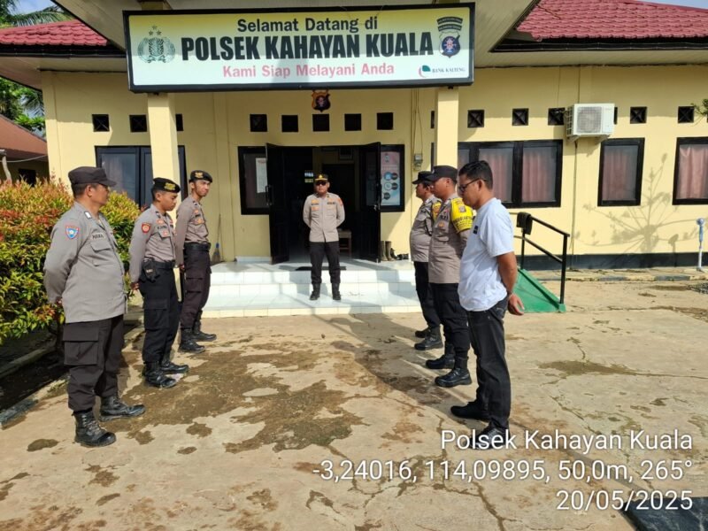 Rutinitas Personil polsek Kahayan kuala melaksanakan serah terima piket penjagaan mako polsek Kahayan kuala