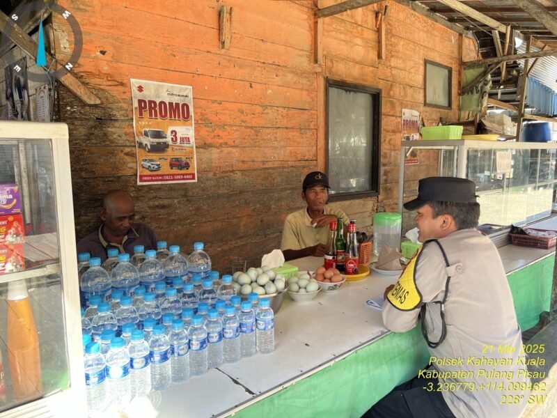 Personel Polsek Kahayan Kuala menyampaikan pesan Kamtibmas, dan Himbauan kamtibmas dan mendukung Program pemerintah terkait ketahanan pangan