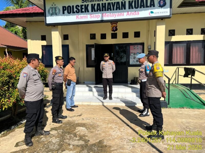 Rutinitas Personil polsek Kahayan kuala melaksanakan serah terima piket penjagaan mako polsek Kahayan kuala