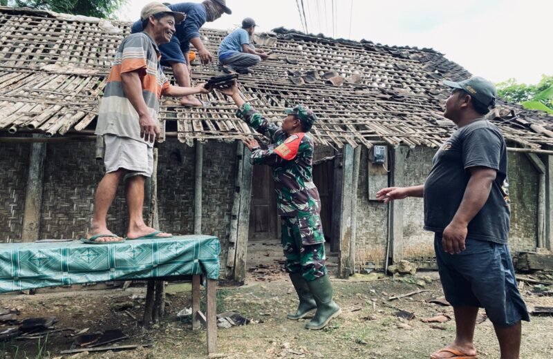 Babinsa Dan Warga Wujudkan Kepedulian Bersama