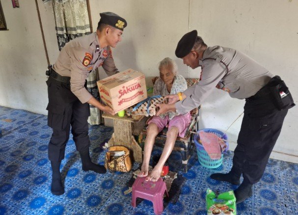 Melalui Program RESPIRASI, Polres Pulang Pisau Wujudkan Kepedulian Sosial kepada Warga Kurang Mampu