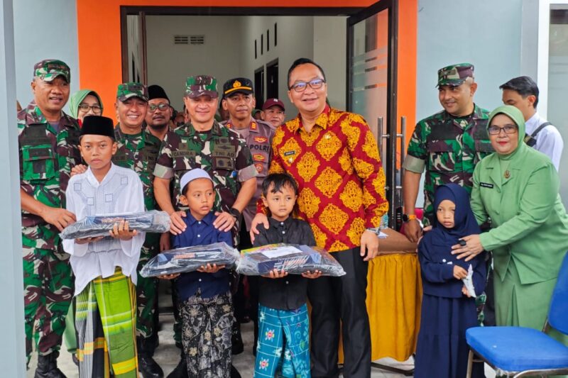 Pemeriksaan Kesehatan dan Sunatan Massal, Gratis Warnai TMMD ke-124 Kodim 0817/Gresik