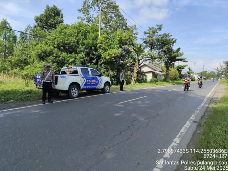 Personel Satlantas Polres Pulang Pisau Menggelar Patroli Daerah Rawan Laka dan Rawan Pelanggaran Lalu Lintas