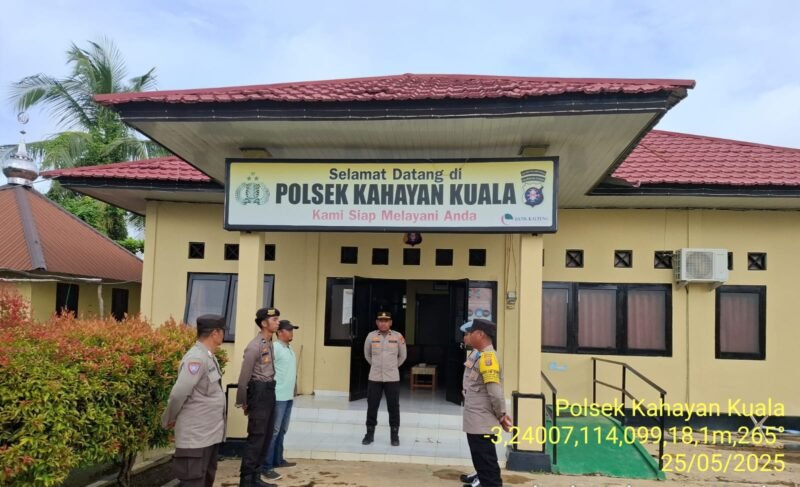 Rutinitas Personil polsek Kahayan kuala melaksanakan serah terima piket penjagaan mako polsek Kahayan kuala