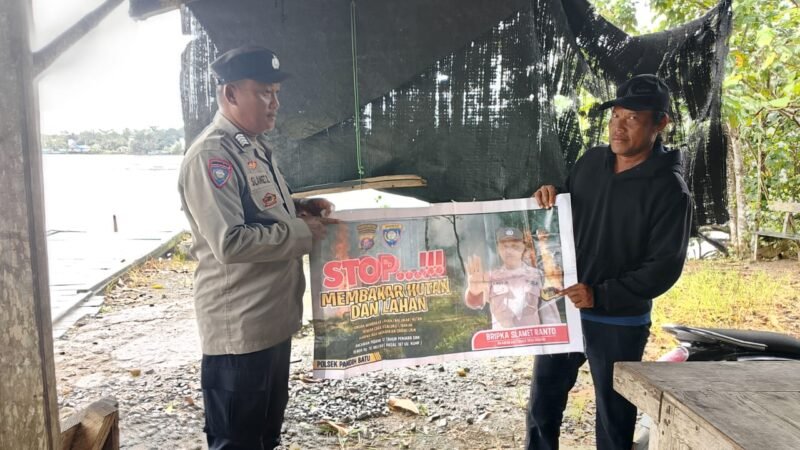Sampaikan larangan Karhutla kepada masyarakat, saat laks Patroli Dialogis