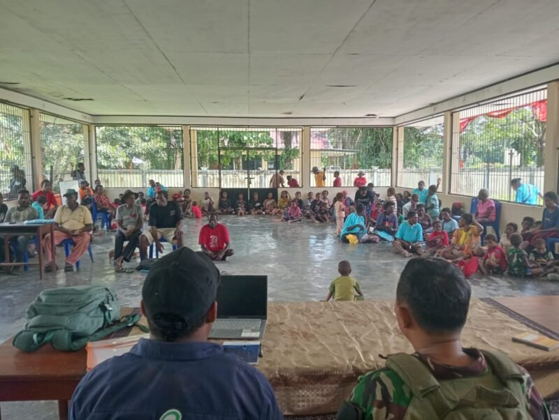 Bantu Percepatan Pembangunan, Satgas Yonif 611/Awang Long Hadiri Musyawarah Pembangunan Desa Nayaro