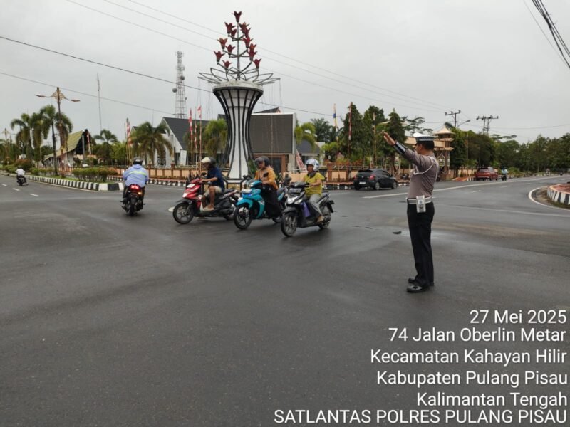 Guna Terciptanya Kamseltibcarlantas, Personel Satlantas Polres Pulang Pisau Laksanakan Pengaturan Pagi
