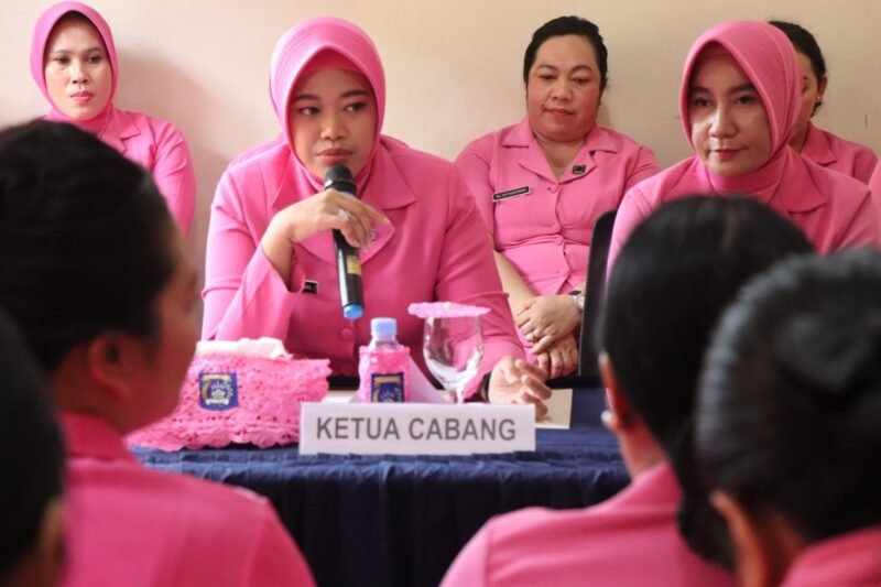 Silaturahmi dan Pembinaan, Ketua Bhayangkari Cabang Pulang Pisau Kunjungi Polsek Jabiren Raya dan Kahayan Hilir