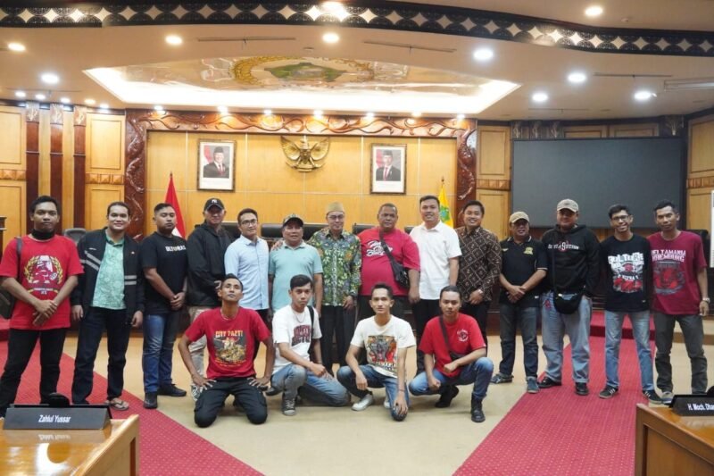 KETUA DPRD TERIMA DELTAMANIA: ‘Disambati’ Finansial Deltras, Cak Nasih Fasilitasi Cari Sponsorship