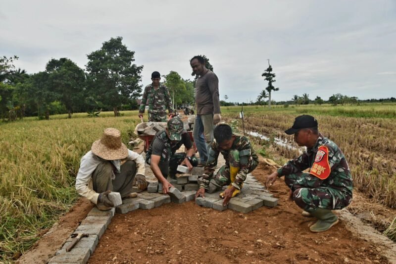 Kejar Target, Satgas TMMD ke-124 Kodim 1002/HST Genjot Pembangunan Jalan 1030 Meter