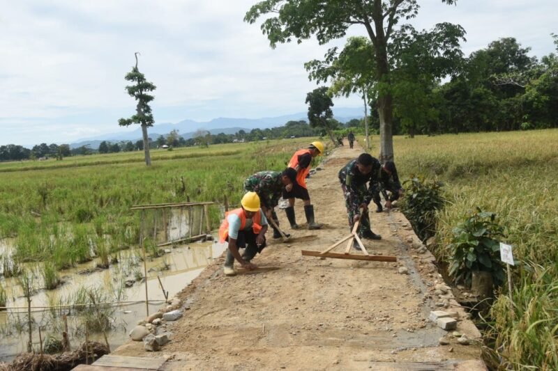 Dansatgas TMMD 1002/HST Optimis Pembangunan Jalan Sepanjang 1030 Meter Rampung Tepat Waktu