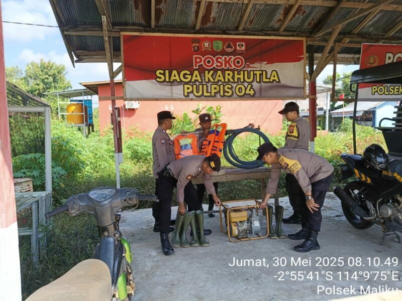 Personel Polsek Maliku, Laksanakan Pengecekan Alat Damkar di Posko 04 Polsek Maliku