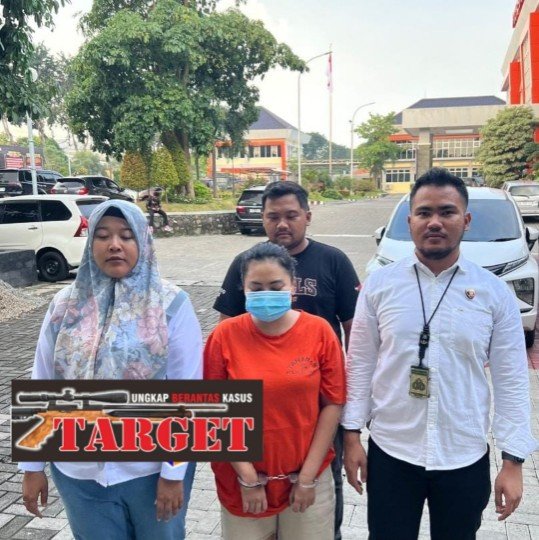 Warga Lamongan Wanita Cantik Modus Penipuan Jual Sembako, di Ringkus Polres Gresik