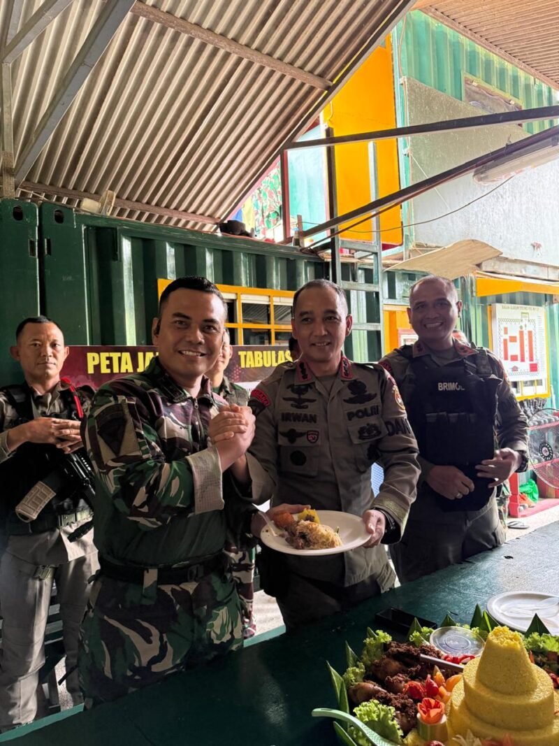 Peringati HUT Yonif 611/Awl, KAOPS AMOLE 1 Berikan Ucapan Selamat