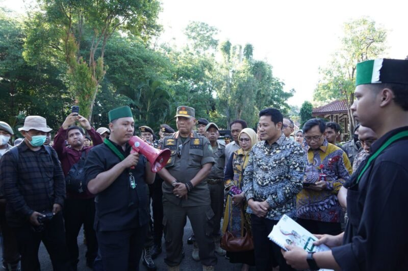 HMI Cabang Sidoarjo Peduli, Pembangunan Sidoarjo, Bupati Sambut Dengan Baik