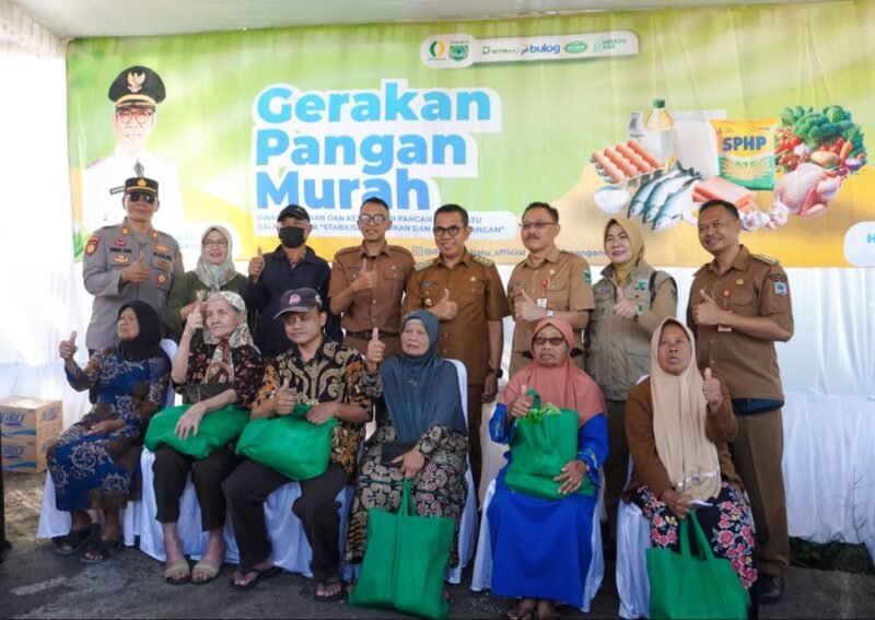 Foto : Walikota Batu Nurochman, Kadis Pertanian Heru Yulianto, Camat Bumiaji Thomas Maydo,Kapolsek Bumiaji Windu, Kades Suhermawan.