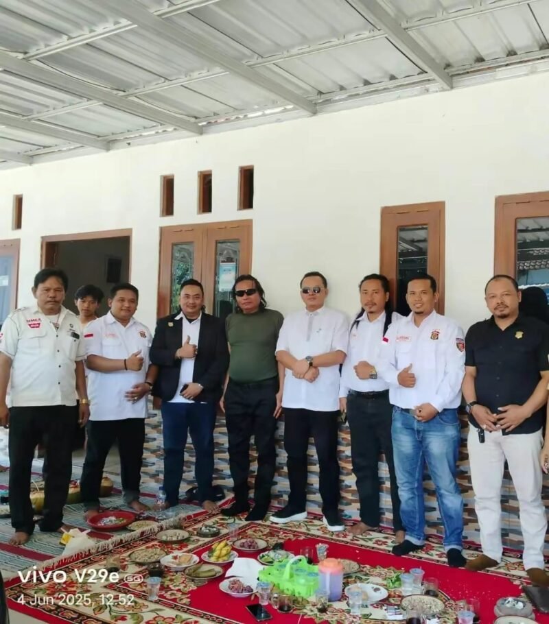 Ketua Badan Advokasi Indonesia ( BAI ) DPC Rembang Rachmad Nur Wahyudi ( Mamik Gaul) Mengucapkan Selamat Hari Raya Idhul Adha 10 Dzulhijjah 1446 Hijrah