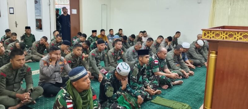 Perkuat Keimanan, Satgas Yonif 611/Awang Long Gelar Ibadah Sholat Idul Adha Bersama Satgas Pam Obyek Amole