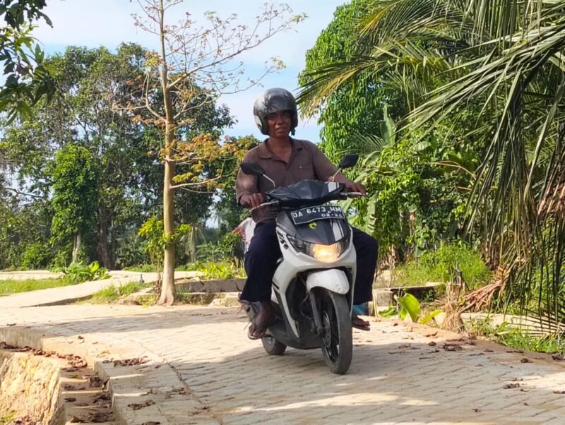Jalan Sepanjang 1030 Meter, Hasil TMMD Kodim 1002/HST Permudah Akses Warga Pengambau Hilir Luar ke Kebun dan Ladang