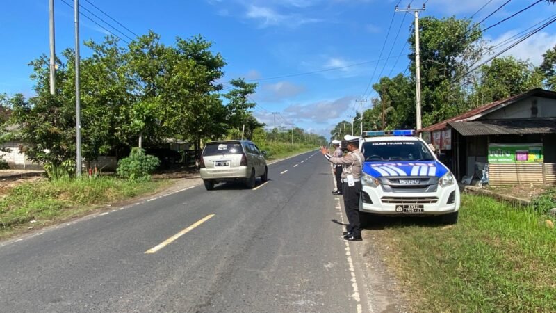 Personel Satlantas Polres Pulang Pisau Menggelar Patroli Daerah Rawan Laka dan Rawan Pelanggaran Lalu Lintas